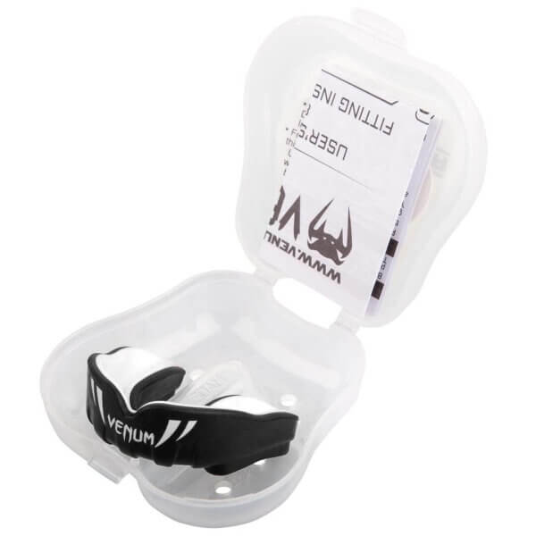 Venum Challenger Kids Mouthguard - Image 3