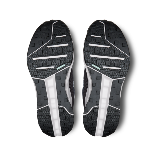 On Cloudhorizon, kvenna - Image 6