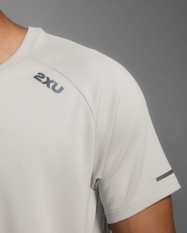 2XU Aero Stuttermabolur, Karla - Image 3