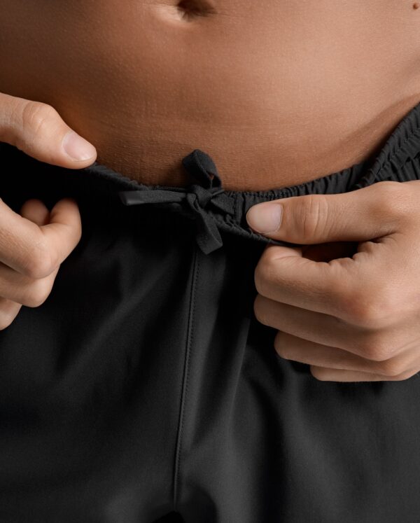 MR7382b_BLK-BLK_7 2XU Motion 5 inch Stuttbuxur, Karla - Image 6