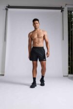 2XU Motion 5 inch Stuttbuxur, Karla - Image 4