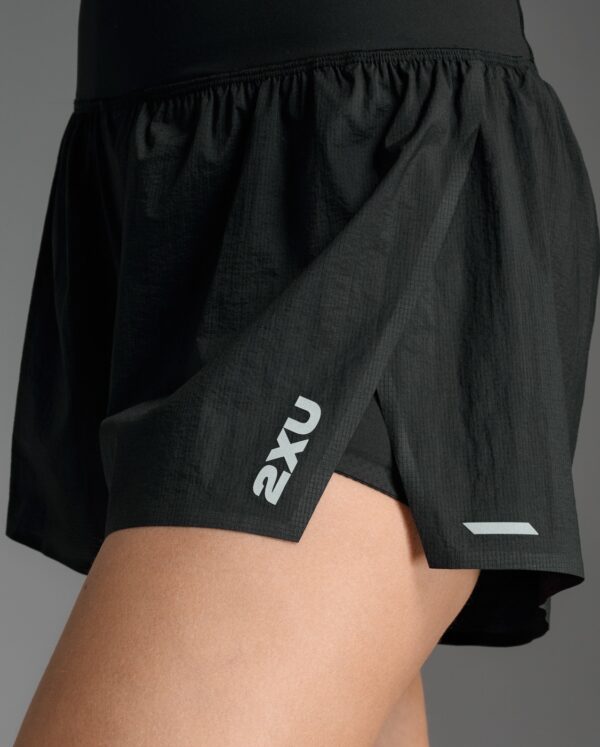 WR7352b_BLK-SRF_6 2XU Aero Hi-Rise 2in1 3Inch Shorts, Kvenna - Image 4