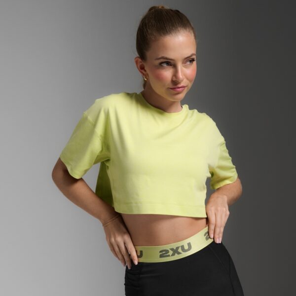 WR7371a_CLM-WHT_5 2XU OL Form Soft Jersey Crop Tee, kvenna - Image 1