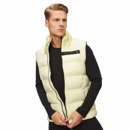 On Challenger Vest, Karla