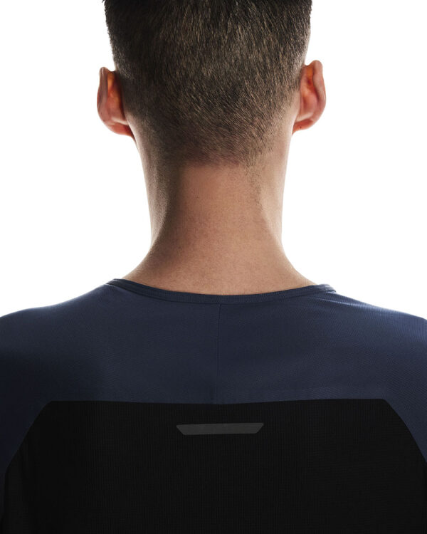 1ME10240516-performance_long-t-ss25-navy_black-m-4x5-tr-g5 On Performance Long-T, langermabolur karla - Image 4