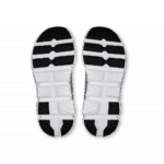 On Cloudswift, unglinga - Image 5