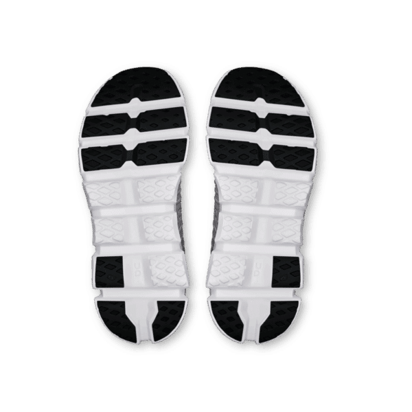 On Cloudswift, unglinga - Image 5