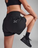 2XU Aero Hi-Rise 4 inch Stuttbuxur, Kvenna - Image 3