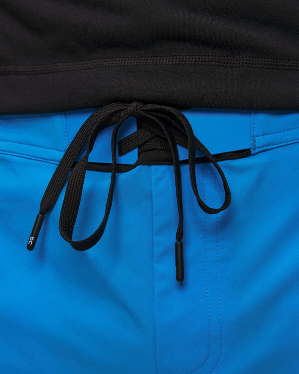 On LS Performance Hybrid Shorts, stuttbuxur karla - Image 4