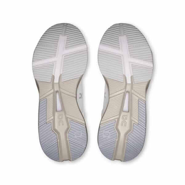 On LS Cloudnova X karla - Image 6