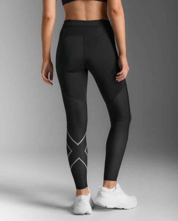 WA7378b_BLK-SRF_1-1 2XU Aero Mesh Hi-Rise Comp Tights, kvenna - Image 11