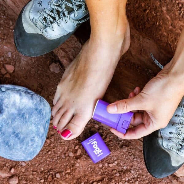 foot-glide_lifestyle_800x Body glide Standard Foot 22g - Image 2