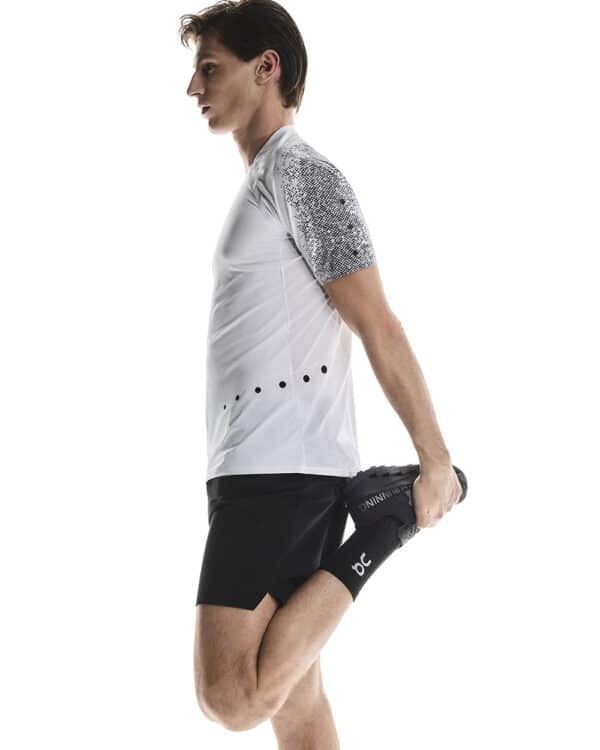 On Ultra Shorts, karla - Image 4