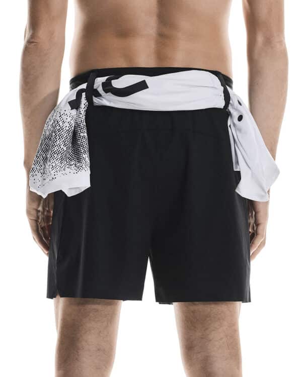 On Ultra Shorts, karla - Image 3