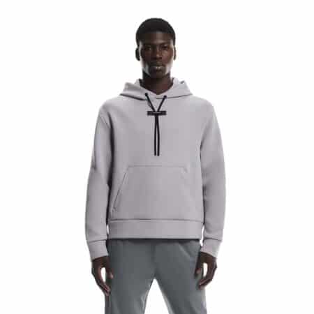 On Focus Tech Hoodie, hettupeysa karla