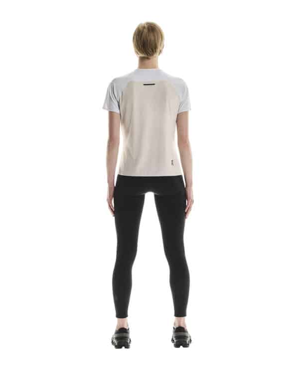 On Performance-T, kvenna - Image 7