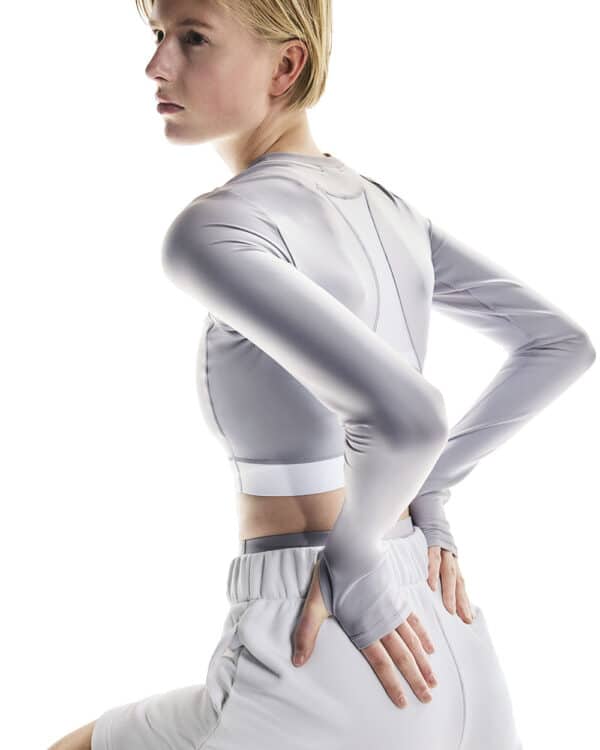 On Train Long Sleeve Crop, kvenna - Image 3