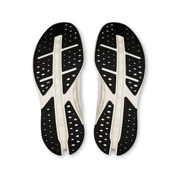 On Cloudsurfer Max, karla - Image 6