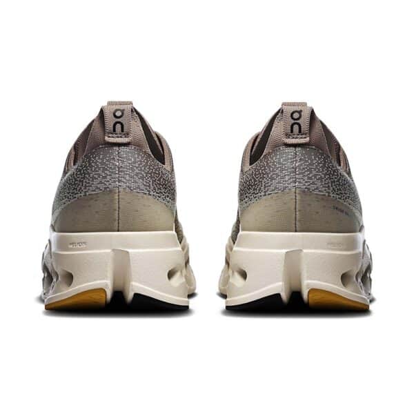 On Cloudsurfer Max, karla - Image 4