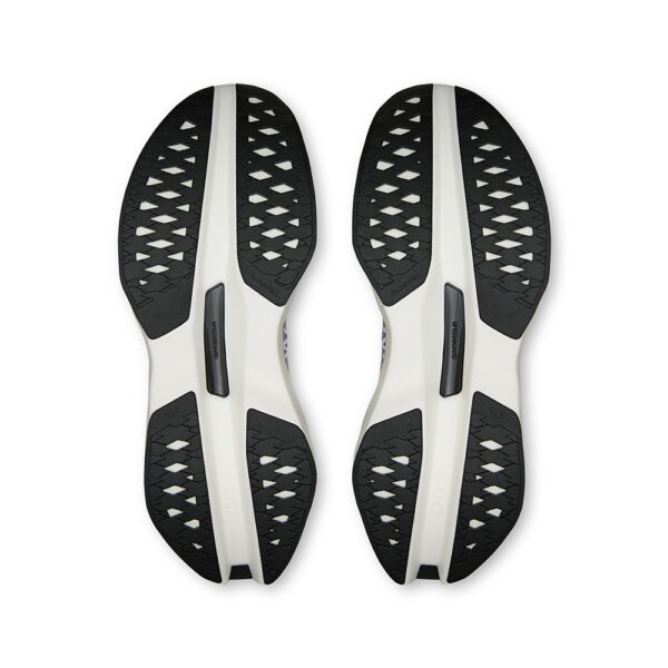 On Cloudboom Max, karla - Image 6