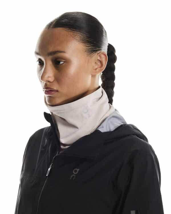 2UE30023888-core_neck_gaiter-fw25-truffle-u-4x5-tr-g2 On Core Neck Gaiter, hálskragi - Image 2