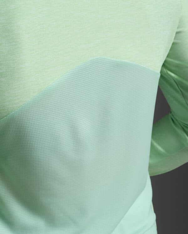 2XU OL Aero 1/2 Zip, hálfrennd peysa kvenna - Image 4