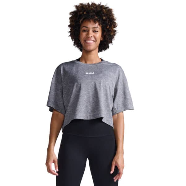 WR7371a_HBM-BLK-1x1 2XU Form Soft Jersey Crop Tee, kvenna - Image 1