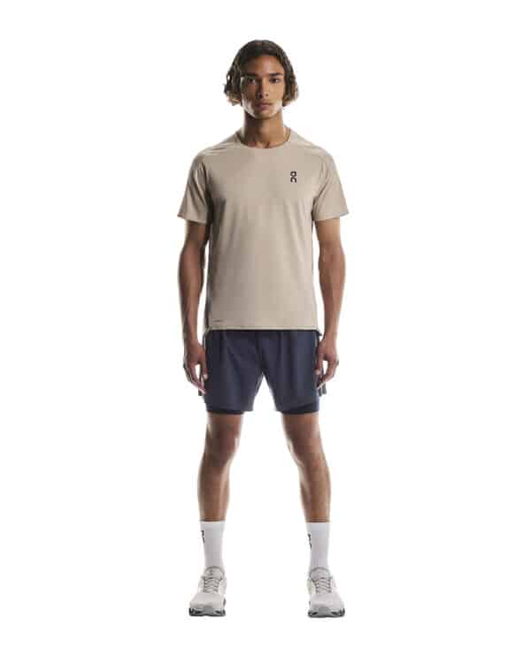 On Performance-T, stuttermabolur karla - Image 2