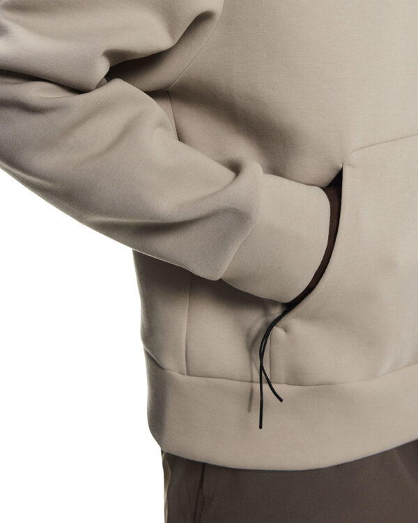 On Focus Tech Hoodie, hettupeysa karla - Image 8