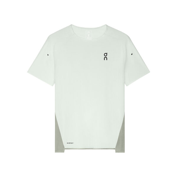 On Performance-T, stuttermabolur karla - Image 9