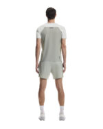 On Performance-T, stuttermabolur karla - Image 8