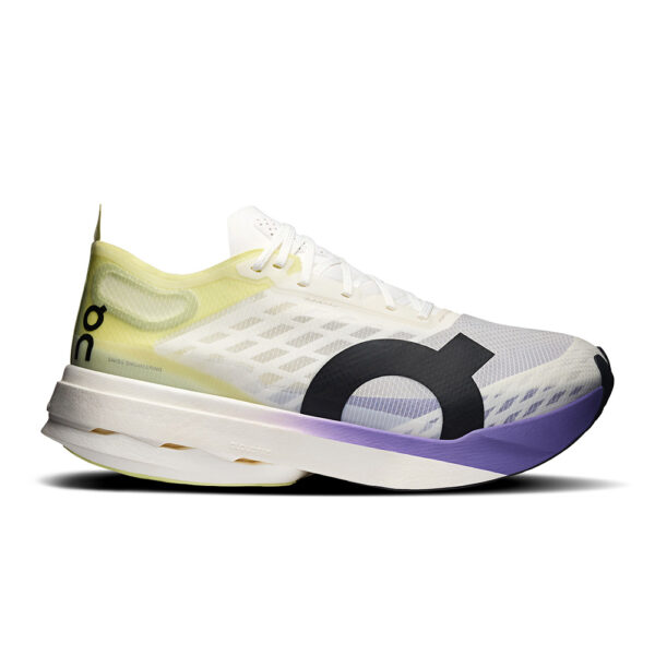 3ME30484834-cloudboom_strike-ss26-juniper_limelight-m-1x1-g1 On Cloudboom Strike, karla - Image 1