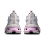 On Cloudnova X, kvenna - Image 4