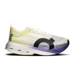 On Cloudboom Strike, kvenna