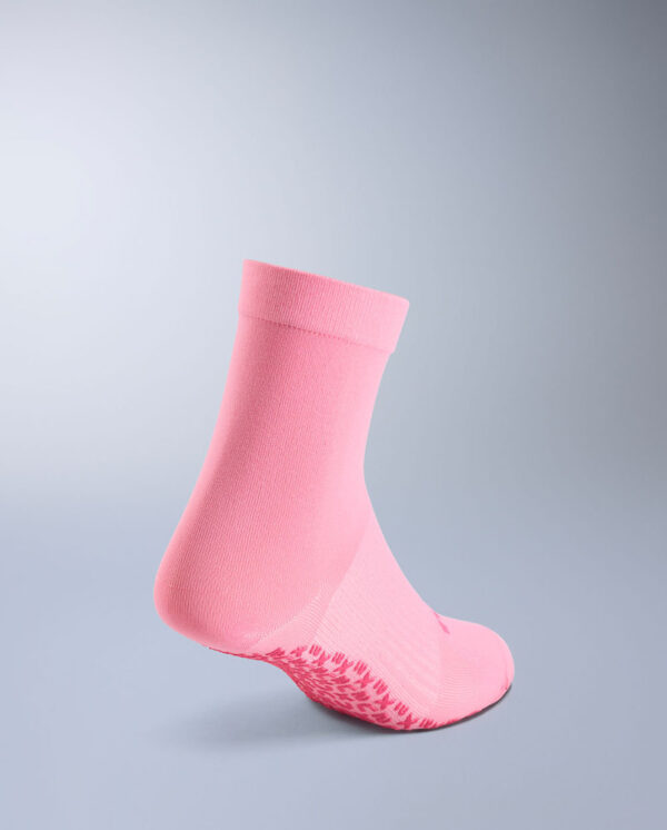 2XU Performance Crew Grip Socks, jógasokkar - Image 4