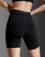 2XU Form Stash Hi-Rise Comp 4", stuttbuxur kvenna - Image 6