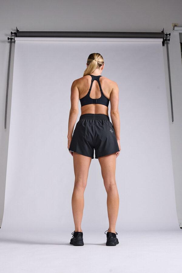 2XU Aero Mesh Medium Impact Bra, toppur kvenna - Image 10