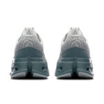 On Cloudsurfer Max, karla - Image 4