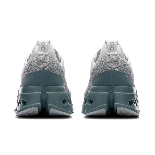 On Cloudsurfer Max, karla - Image 4