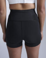 2XU Aero Mesh Hi-Rise Comp, 4" stuttbuxur kvenna - Image 4
