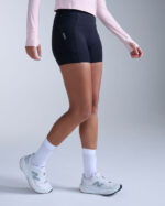 2XU Aero Mesh Hi-Rise Comp, 4" stuttbuxur kvenna - Image 6